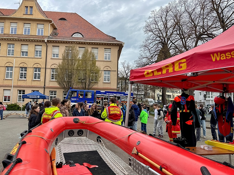 Rettungsboot am DLRG-Infostand