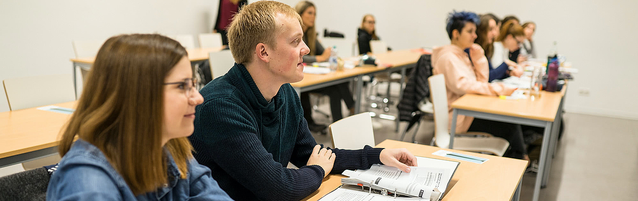 Studierende im Vorlesungssaal