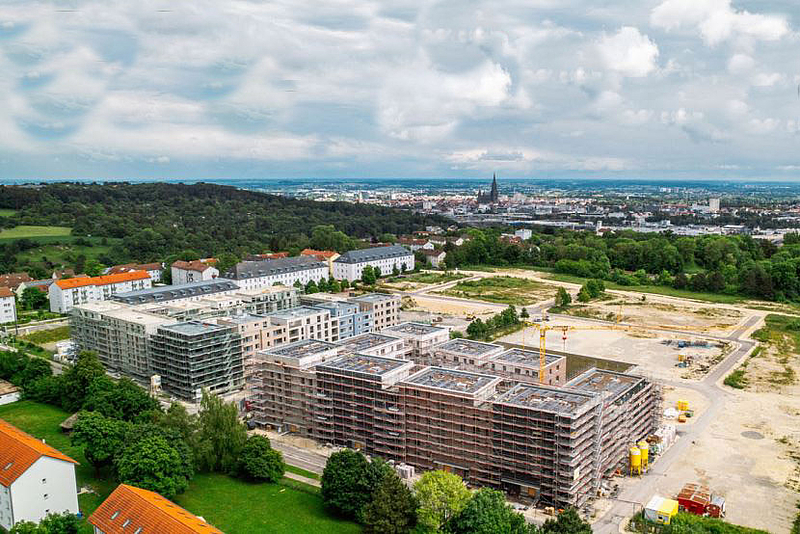 Luftbild der Großbaustelle Weinberg