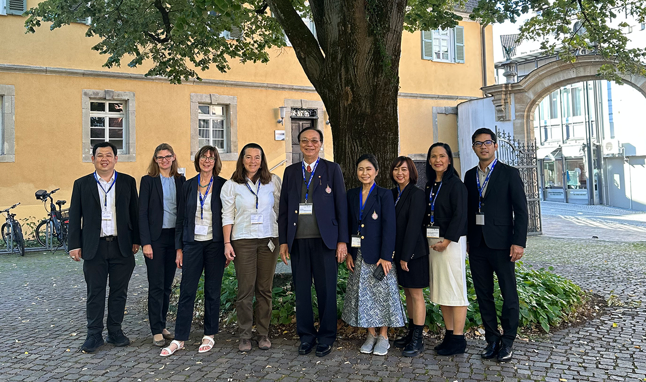 Gruppenfoto der Besucher und Besucherinnen