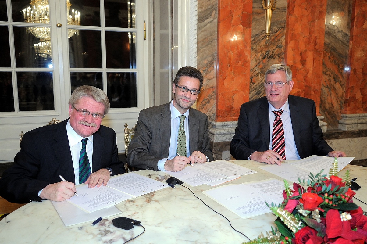 Ziegler, Hauk und Liebig Vertragsunterzeichnung Ziegler, Hauk und Liebig Vertragsunterzeichnung