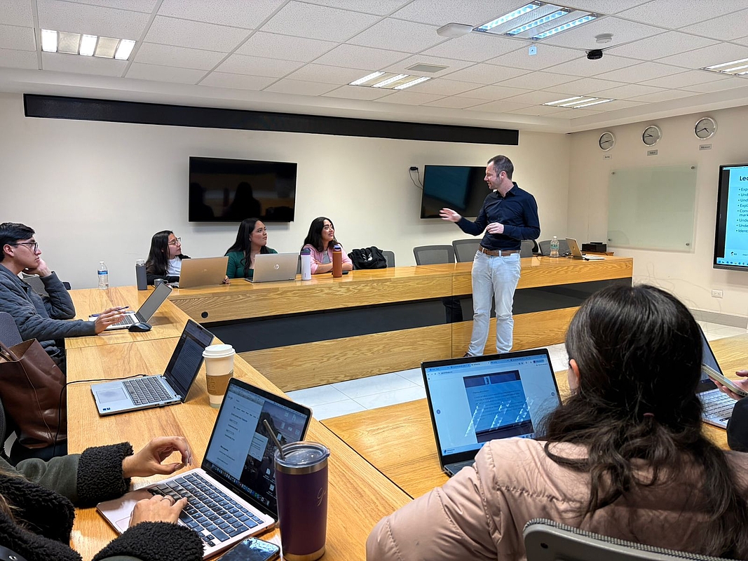 Lecture by Dennis Köhler