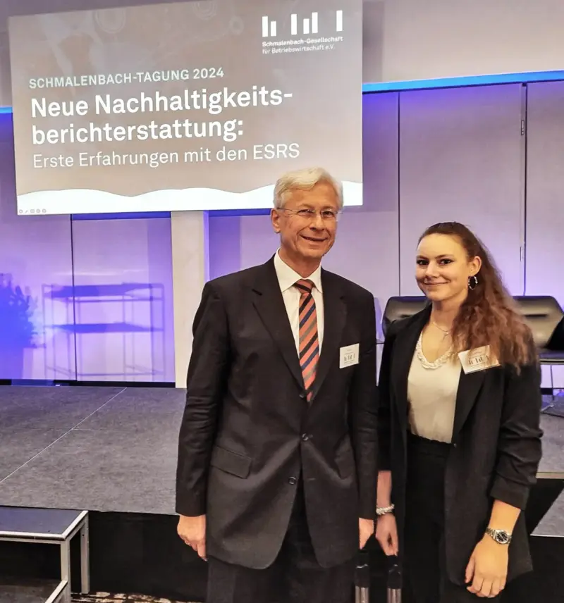 Prof. Dr. Volkmar Klatte und Antonia Schlenker auf der Tagung in Köln.