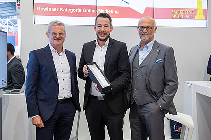Der Award in der Kategorie Online-Marketing__geht_an_die_Livit_AG_fuer die Vermarktungsstrategie Guggachpark