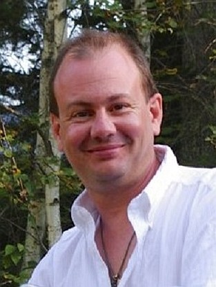 Picture of Prof. Dr. Joshua P. Hill