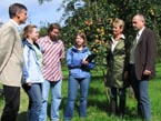 Ein Teil der Studierenden und Prof. Dr. Christian Küpfer im Gespräch mit Staatssekretärin Friedlinde Gurr-Hirsch und Geschäftsführer Dieter Burkhardt.